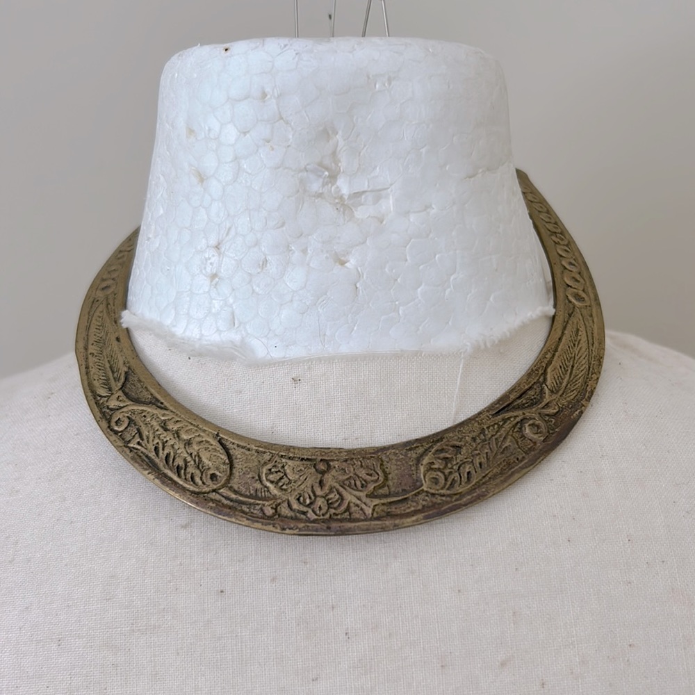 Vintage Brass-tone Horseshoe Collar Necklace